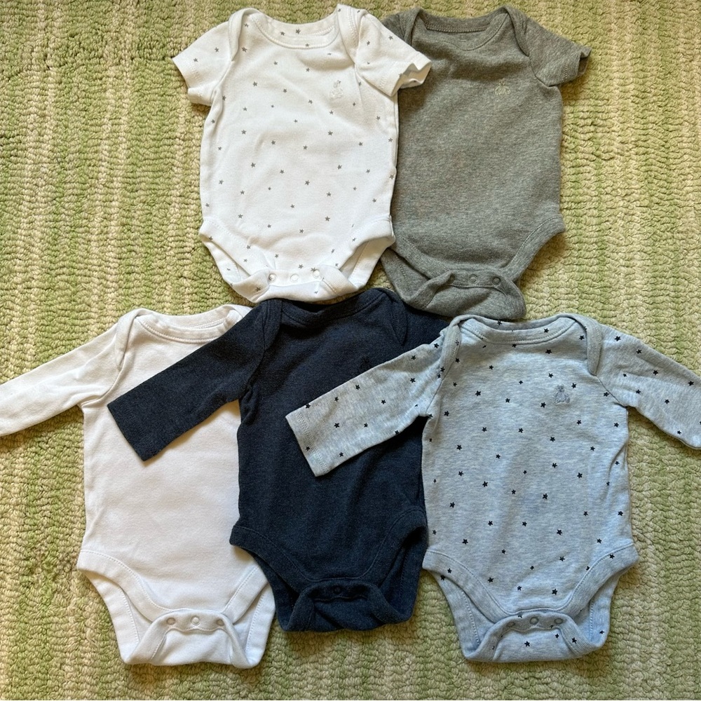 Bundle of 7 GAP Kids Bodysuit Newborn Onesies